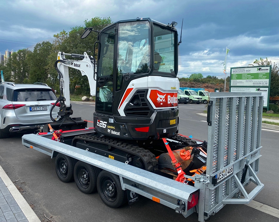 baumaschinenanhänger 2,7T